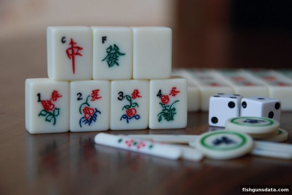深度解析底牌策略：从捕鱼达人千炮版看棋牌游戏中的概率与心理博弈